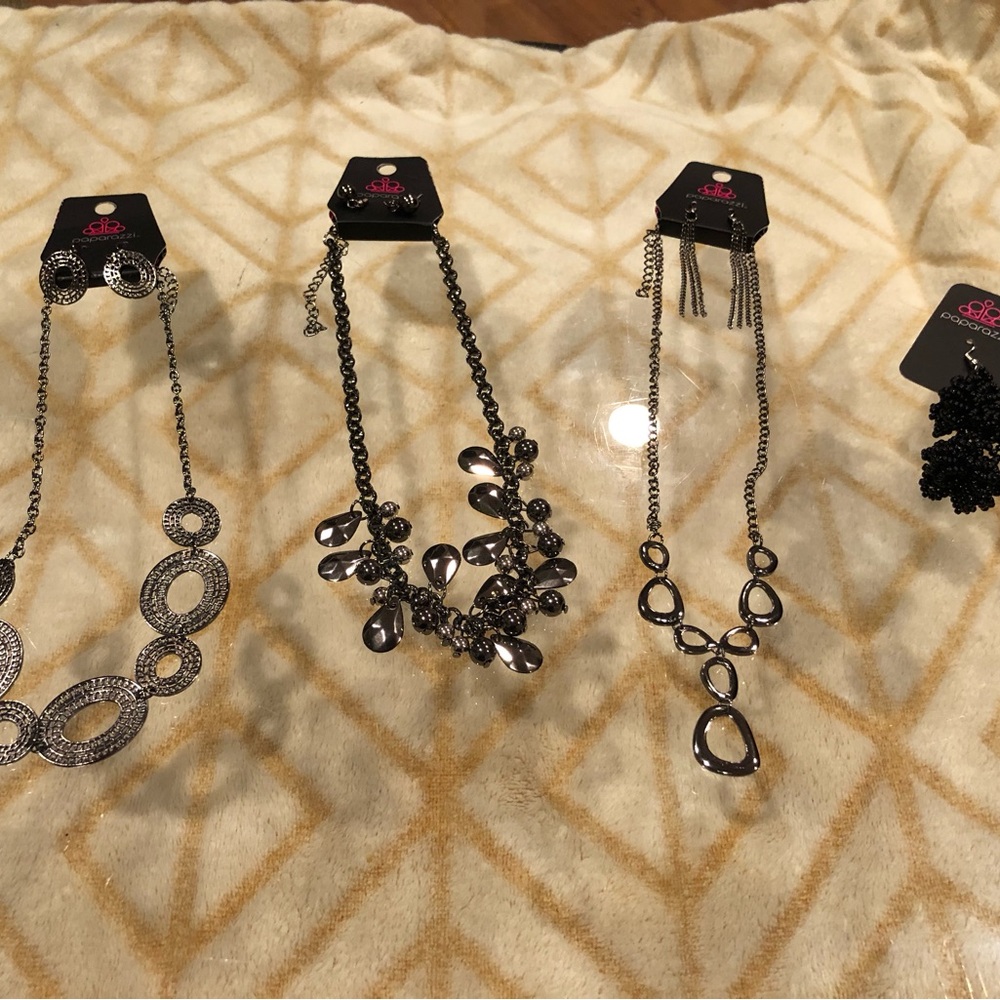 Paparazzi Jewelry 4pc Set Gunmetal & Black Necklace Earring Bundle NWT